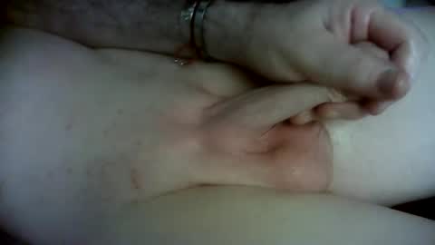 Snapshot of barenaked07 chatting on 01.05.25 barenaked07 online show from 01.05.25