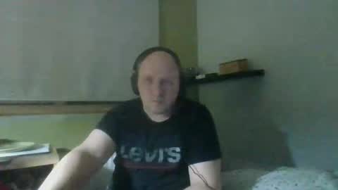Snapshot of bart_poland chatting on 10.04.25 bart_poland online show from 10.04.25