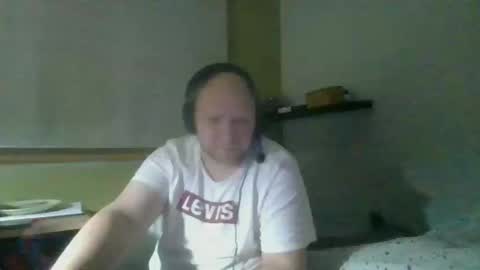 Snapshot of bart_poland chatting on 10.18.25 bart_poland online show from 10.18.25