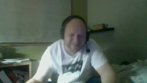 Snapshot of bart_poland chatting on 10.22.25 bart_poland online show from 10.22.25
