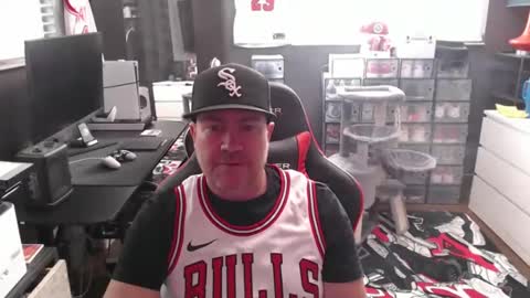 Snapshot of basketballjerseygang chatting on 10.22.25 Jordan online show from 10.22.25