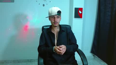 Snapshot of bastiaan_28 chatting on 10.11.25 Bastian online show from 10.11.25