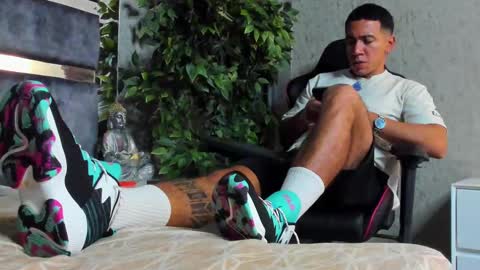 Bastian Independent Model online show from 10.05.25