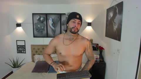 Snapshot of bastian_jones1 chatting on 10.19.25 bastian_jones1 online show from 10.19.25