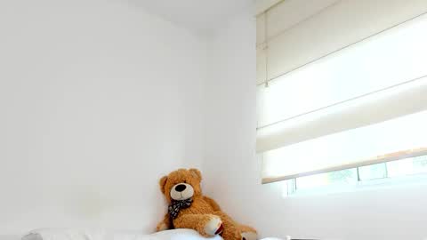 Snapshot of bastianmaalouf chatting on 12.15.25 Bastian Maalouf online show from 12.15.25