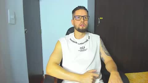 Snapshot of bastianwatson10 chatting on 11.06.25 bastianwatson10 online show from 11.06.25