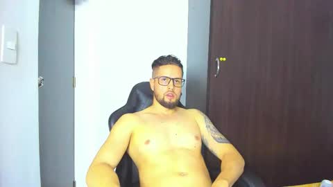 Snapshot of bastianwatson10 chatting on 11.07.25 bastianwatson10 online show from 11.07.25