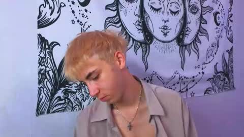 Snapshot of batarol0 chatting on 09.10.25 mett online show from 09.10.25