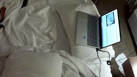 Snapshot of batboy2121 chatting on 01.12.26 babtboy2121 online show from 01.12.26