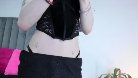 Snapshot of bathory_vamps chatting on 01.22.25 online show from 01.22.25