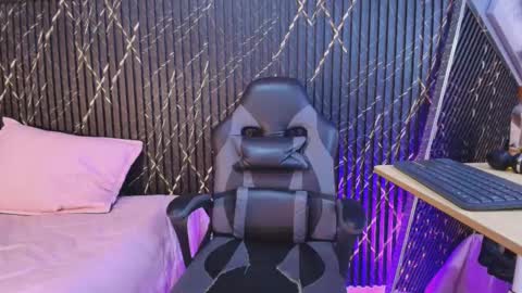 Snapshot of bathory_vamps chatting on 10.07.25 online show from 10.07.25