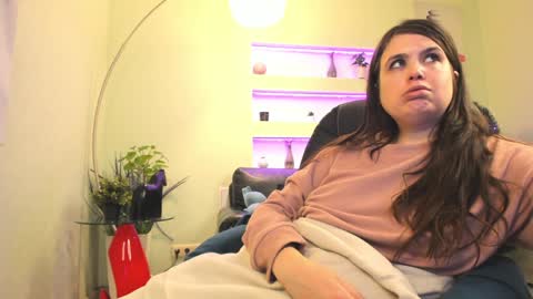 Snapshot of battymoll chatting on 12.12.24 battymoll online show from 12.12.24