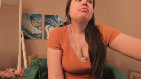 Snapshot of battymoll chatting on 12.13.24 battymoll online show from 12.13.24