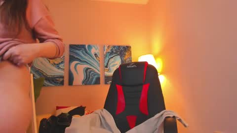 Snapshot of battymoll chatting on 03.05.25 battymoll online show from 03.05.25