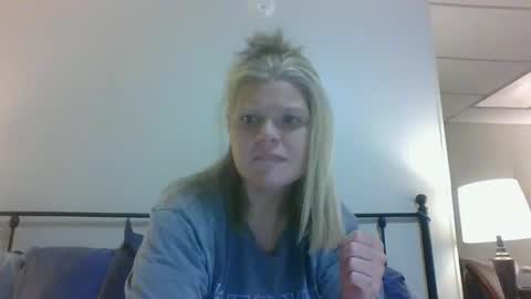 Snapshot of bayybaee21 chatting on 09.24.25 Baylee online show from 09.24.25