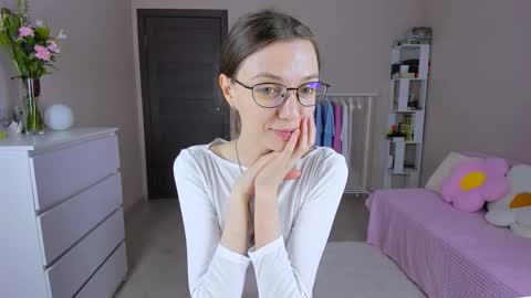 Snapshot of bb_lourels_ chatting on 03.29.26 Lourel I will be here on and online show from 03.29.26