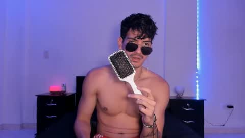 Snapshot of bbbeachboy chatting on 01.07.25 Valentino online show from 01.07.25