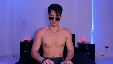 Snapshot of bbbeachboy chatting on 01.07.25 Valentino online show from 01.07.25