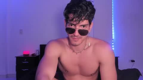 Snapshot of bbbeachboy chatting on 01.16.25 Valentino online show from 01.16.25