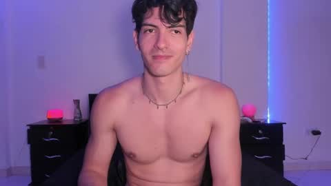 Snapshot of bbbeachboy chatting on 01.19.25 Valentino online show from 01.19.25