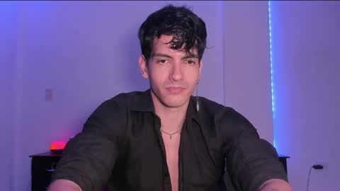 Snapshot of bbbeachboy chatting on 01.25.25 Valentino online show from 01.25.25