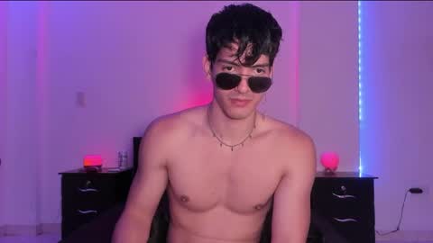 Snapshot of bbbeachboy chatting on 01.25.25 Valentino online show from 01.25.25