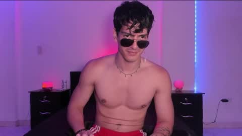 Snapshot of bbbeachboy chatting on 01.26.25 Valentino online show from 01.26.25