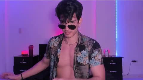 Snapshot of bbbeachboy chatting on 01.26.25 Valentino online show from 01.26.25