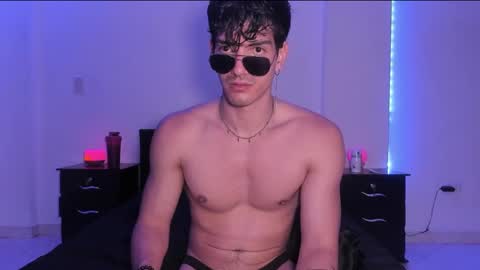 Snapshot of bbbeachboy chatting on 01.27.25 Valentino online show from 01.27.25