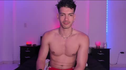 Snapshot of bbbeachboy chatting on 01.28.25 Valentino online show from 01.28.25