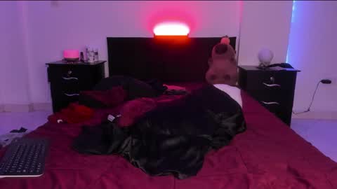 Snapshot of bbbeachboy chatting on 02.18.25 Valentino online show from 02.18.25