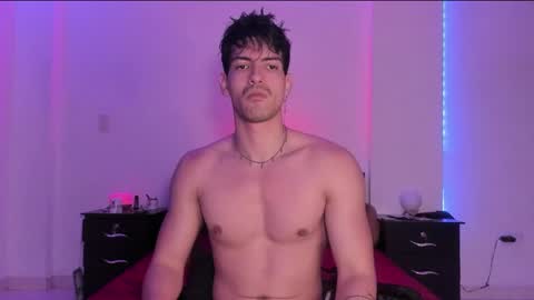 Snapshot of bbbeachboy chatting on 02.18.25 Valentino online show from 02.18.25