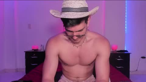 Snapshot of bbbeachboy chatting on 02.22.25 Valentino online show from 02.22.25