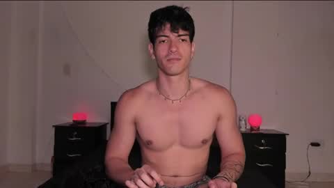 Snapshot of bbbeachboy chatting on 03.12.25 Valentino online show from 03.12.25