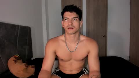 Snapshot of bbbeachboy chatting on 09.20.25 Valentino online show from 09.20.25