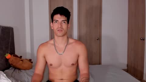 Snapshot of bbbeachboy chatting on 09.23.25 Valentino online show from 09.23.25