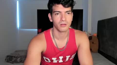 Snapshot of bbbeachboy chatting on 10.18.25 Valentino online show from 10.18.25