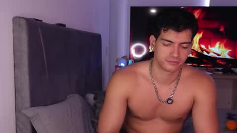 Snapshot of bbbeachboy chatting on 02.03.26 Valentino online show from 02.03.26