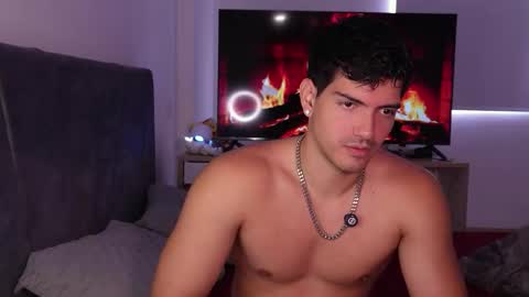 Snapshot of bbbeachboy chatting on 02.10.26 Valentino online show from 02.10.26