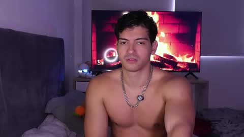 Snapshot of bbbeachboy chatting on 02.13.26 Valentino online show from 02.13.26