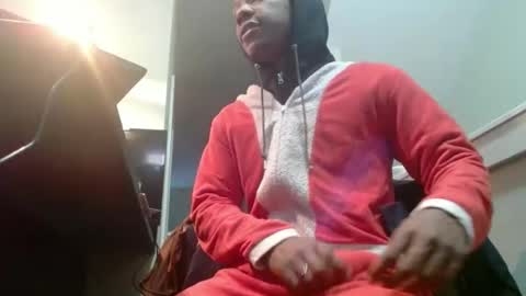 Snapshot of bbc_elrey chatting on 12.24.24 Racks online show from 12.24.24