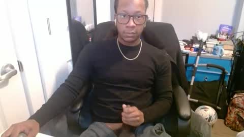 Snapshot of bbc_elrey chatting on 02.11.26 Racks online show from 02.11.26