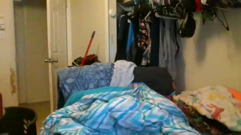 rocker n queen online show from 02.04.25