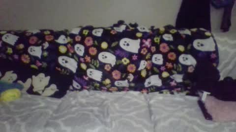 Snapshot of bbwbabe_freya chatting on 10.13.25 pixie online show from 10.13.25