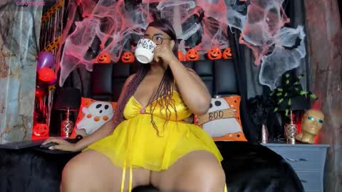 Snapshot of bbwlatina01 chatting on 10.29.25 Bbwlatina01 online show from 10.29.25