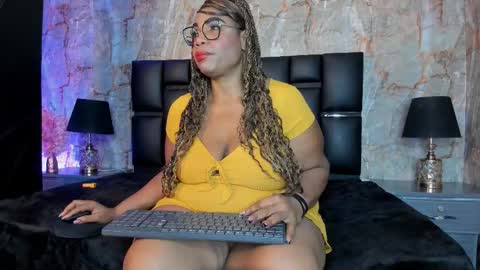 Snapshot of bbwlatina01 chatting on 11.20.25 Bbwlatina01 online show from 11.20.25