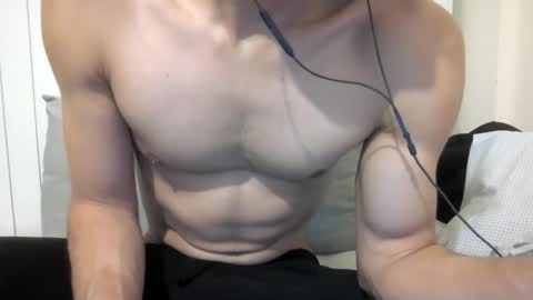 Snapshot of bbxx_2 chatting on 02.14.26 bbxx_2 online show from 02.14.26