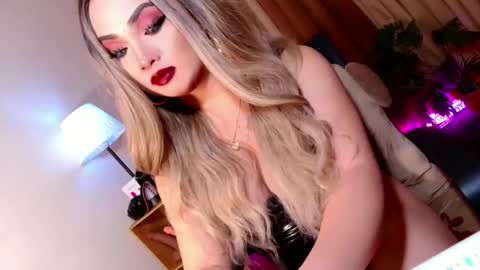 bby_lexielore69 online show from 11.26.25