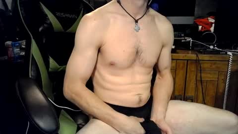 bchillin28 online show from 03.18.26