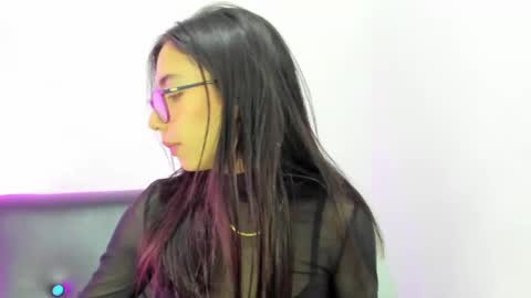 daniela villamizar online show from 12.17.24